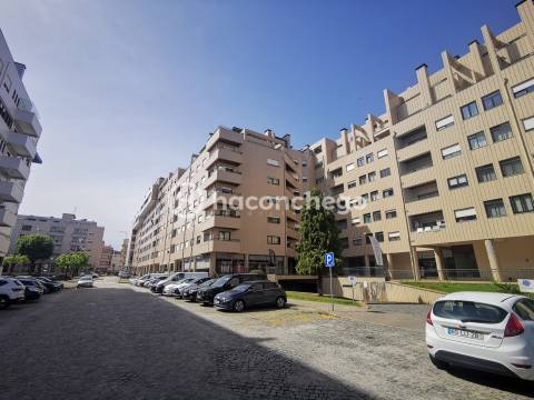 Apartamento T2 com varanda em Arcozelo, Barcelos