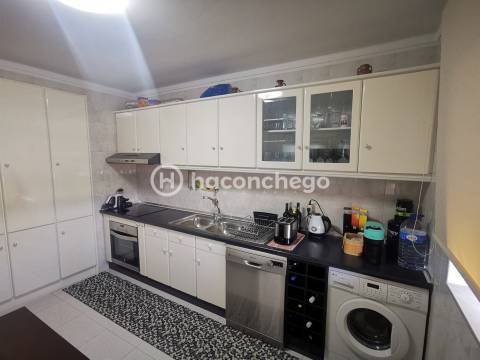 Apartamento T2 com varanda em Arcozelo, Barcelos