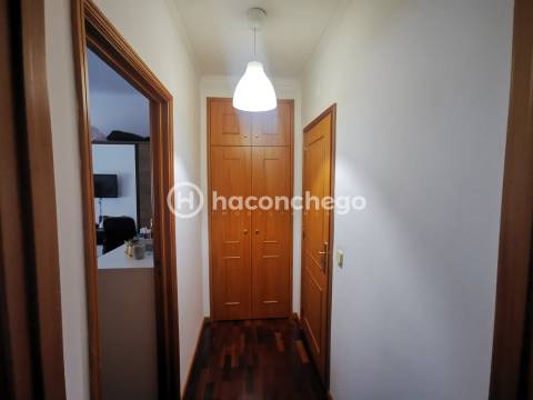 Apartamento T2 com varanda em Arcozelo, Barcelos