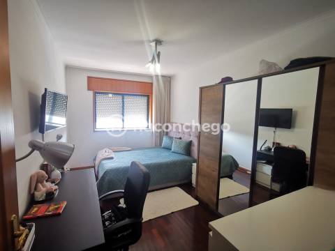 Apartamento T2 com varanda em Arcozelo, Barcelos