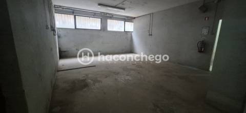 Armazém  Arrendamento em Pousa,Barcelos