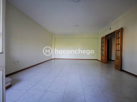 Apartamento T2 para arrendar em Arcozelo Barcelos