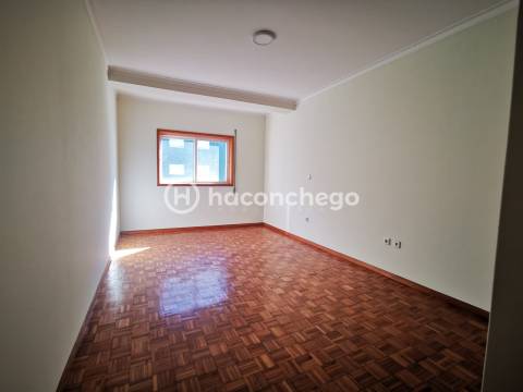 Apartamento T2 para arrendar em Arcozelo Barcelos