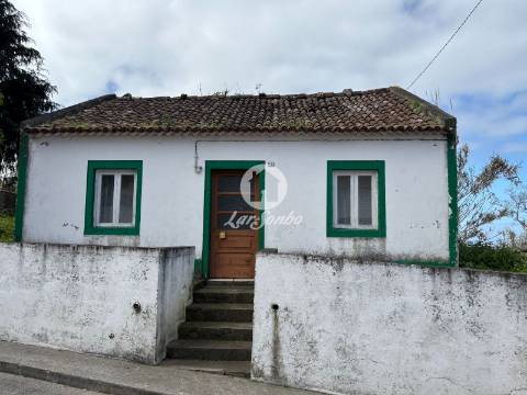 BENFEITORIA - Moradia para Recuperar