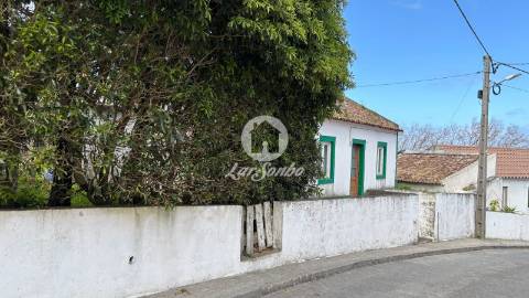 BENFEITORIA - Moradia para Recuperar