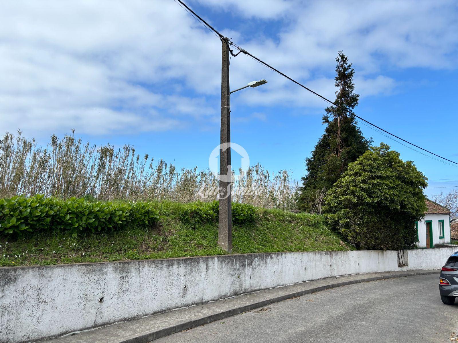 BENFEITORIA - Moradia para Recuperar