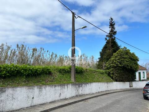 BENFEITORIA - Moradia para Recuperar