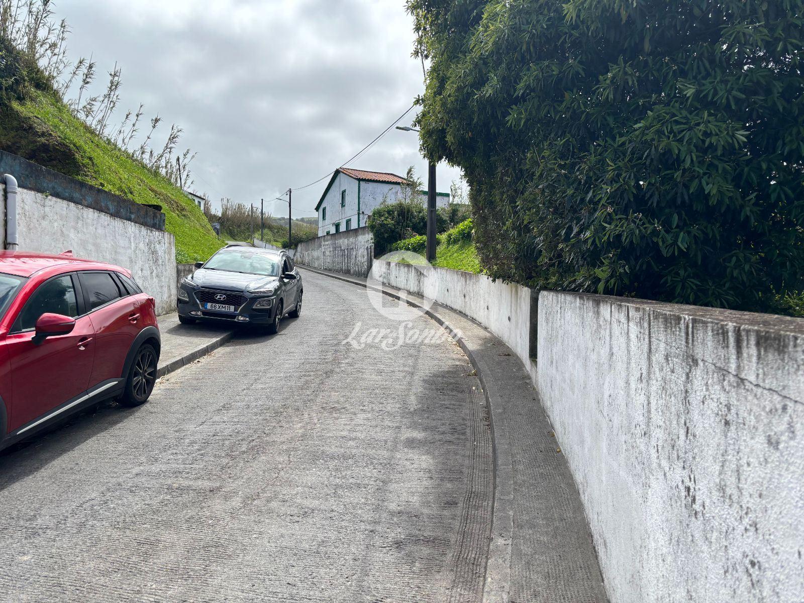 BENFEITORIA - Moradia para Recuperar