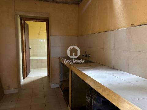 BENFEITORIA - Moradia para Recuperar