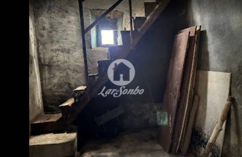 BENFEITORIA - Moradia para Recuperar