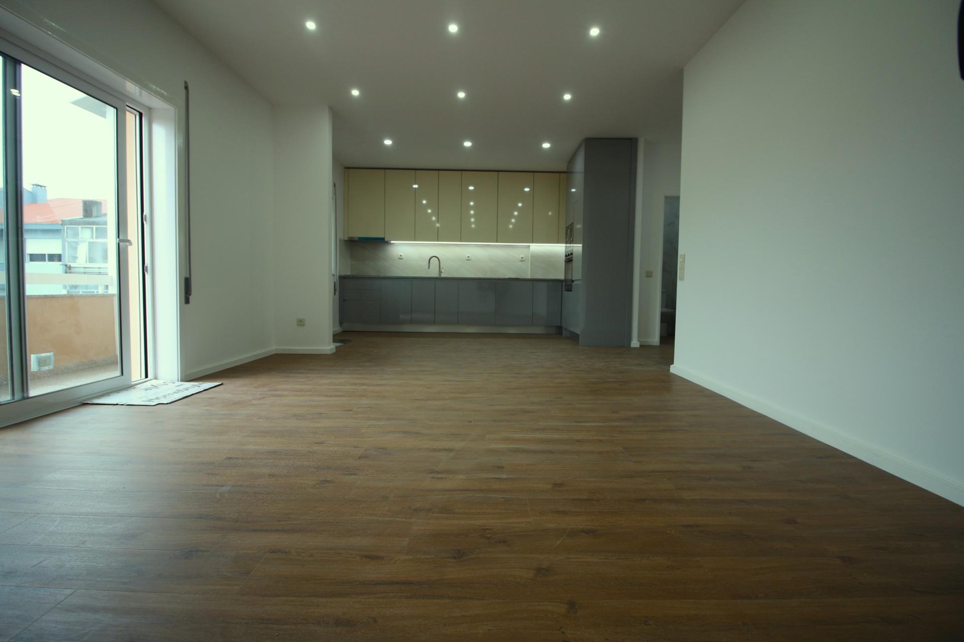 Apartamento Remodelado com boas varandas