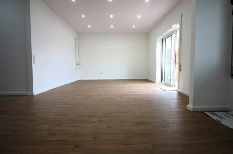 Apartamento Remodelado com boas varandas