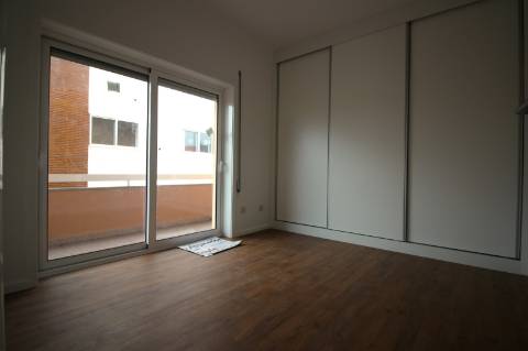 Apartamento Remodelado com boas varandas