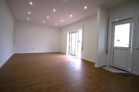 Apartamento Remodelado com boas varandas