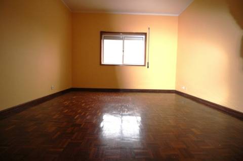 T2 próximo à estação de Rio Tinto