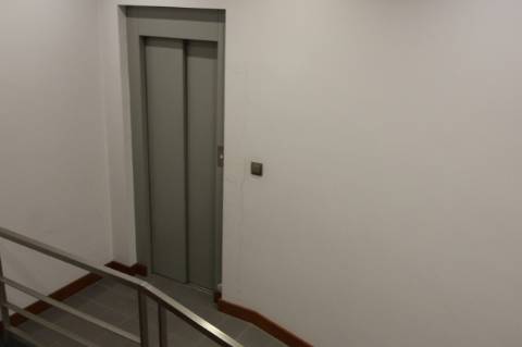 Moradia de 4 frentes com cave de 700 M2