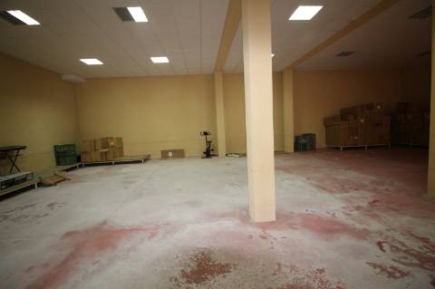 Moradia de 4 frentes com cave de 700 M2