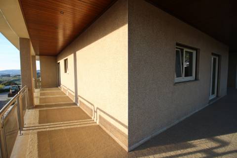 Moradia de 4 frentes com cave de 700 M2