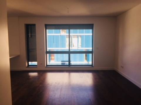 Apartamento T4 rotunda da Boavista