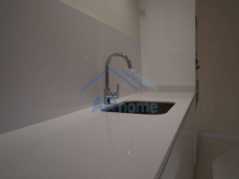 T3 totalmente reconstruído, com pátio e garagem individual