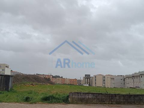 Terreno para construção de prédio junto ao mar em Labruge