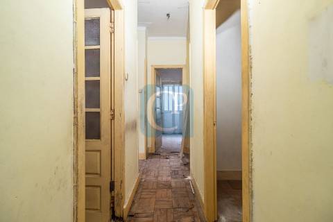 Moradia T4 para Restaurar, no centro de Matosinhos