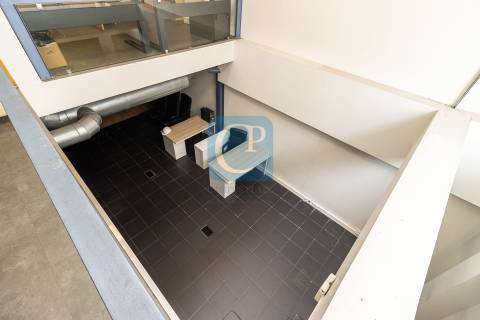 Escritório completamente equipado à Rotunda da Boavista