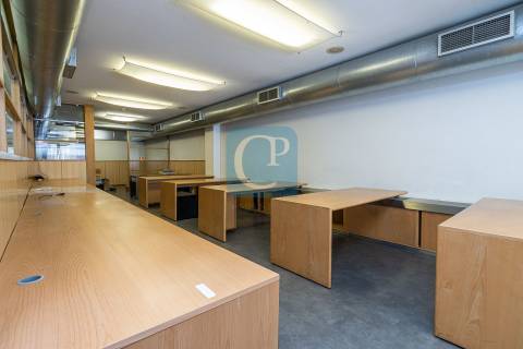 Escritório completamente equipado à Rotunda da Boavista