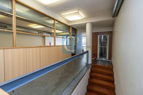 Escritório completamente equipado à Rotunda da Boavista