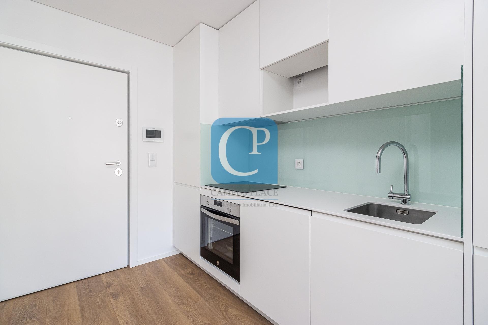 Apartamento T1Kit, novo,  no Parque dos Sobreiros, Paranhos