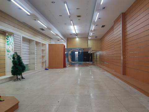 Loja à Rotunda da Boavista, Cedofeita