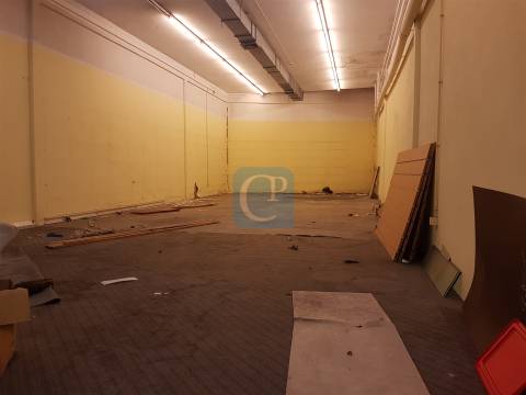 Loja à Rotunda da Boavista, Cedofeita