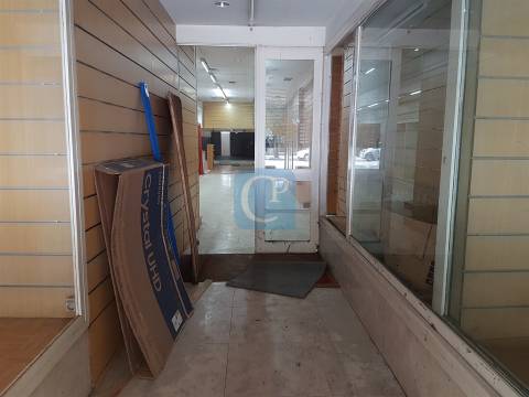 Loja à Rotunda da Boavista, Cedofeita