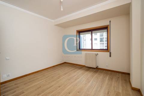 Apartamento T3 no Centro de Gaia