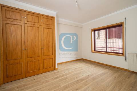 Apartamento T3 no Centro de Gaia