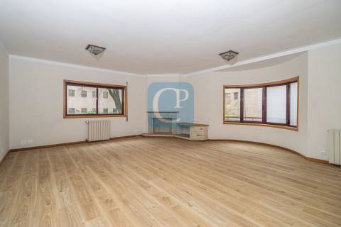 Apartamento T3 no Centro de Gaia