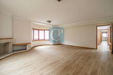 Apartamento T3 no Centro de Gaia
