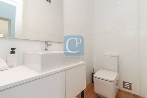 Moradia V5 com piscina e jardim, em Nogueira na Maia