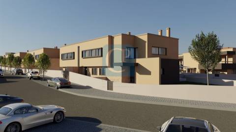 Moradia Geminada T3+1 Duplex, no Condomínio Villas de Nazarães