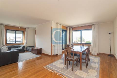 Apartamento T3 equipado e semi-mobilado na Prelada, Porto