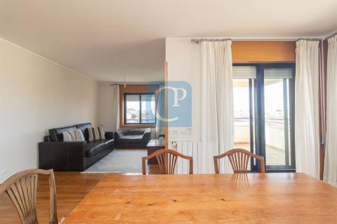 Apartamento T3 equipado e semi-mobilado na Prelada, Porto