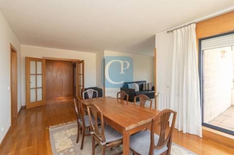 Apartamento T3 equipado e semi-mobilado na Prelada, Porto