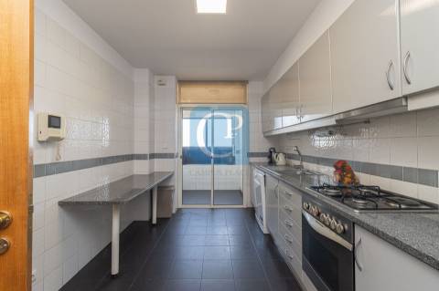 Apartamento T3 equipado e semi-mobilado na Prelada, Porto