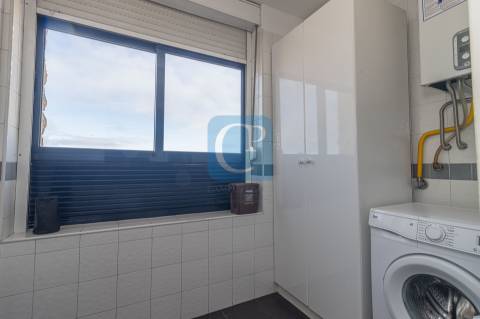 Apartamento T3 equipado e semi-mobilado na Prelada, Porto