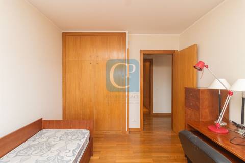 Apartamento T3 equipado e semi-mobilado na Prelada, Porto