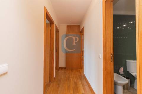 Apartamento T3 equipado e semi-mobilado na Prelada, Porto