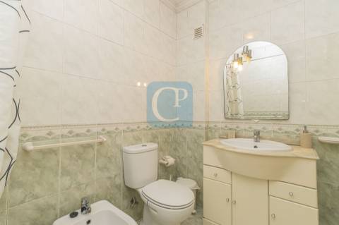 Apartamento T1 mobilado e equipado, ao Colégio Luso-Francês