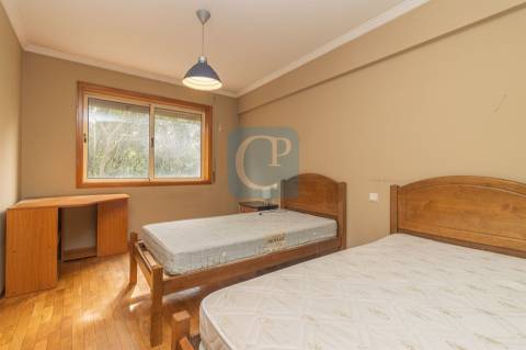 Apartamento T1 mobilado e equipado, ao Colégio Luso-Francês