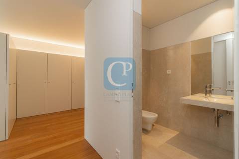 Moradia nova V5 à Avenida dos Combatentes no Bonfim, Porto