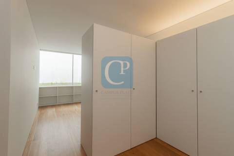 Moradia nova V5 à Avenida dos Combatentes no Bonfim, Porto